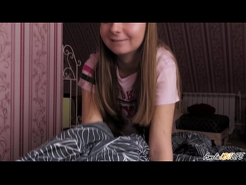 ❤️ Tarraingíonn Blondie BFF go domhain uirthi agus faigheann sí cum ina béal ❌ Físeán gnéis ag ga.oldsex.ru ❌️
